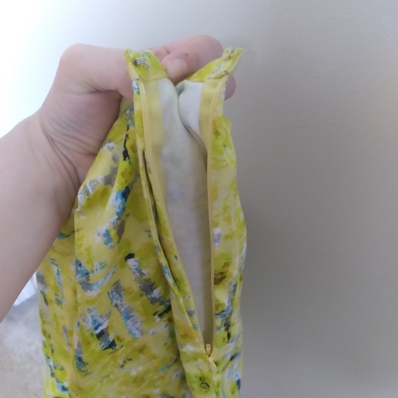 Jack By Bb Dakota Yellow and Blue Abstract Print Pleated Mini Skirt Size 4 - Picture 9 of 12